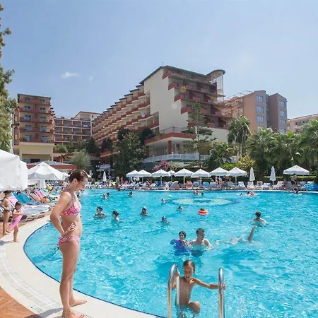 Otel Holiday Park Resort 5*