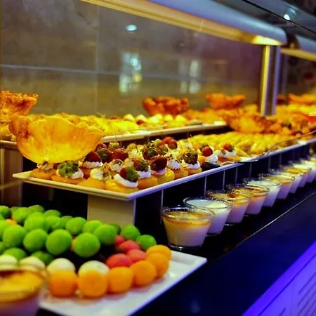 Holiday Park Resort Otel 5*