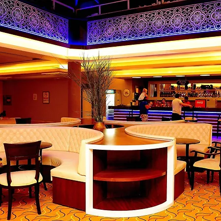 Otel Holiday Park Resort 5*