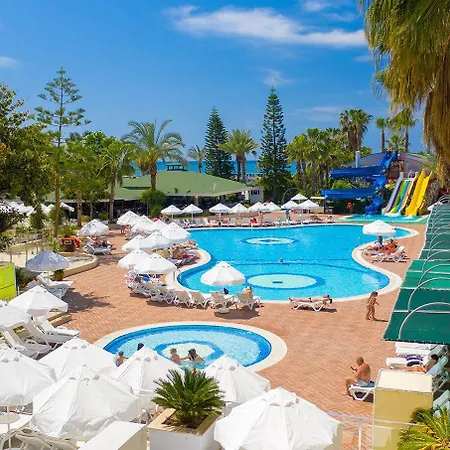 Otel Holiday Park Resort