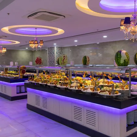 Holiday Park Resort Otel 5*