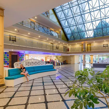 Holiday Park Resort 5*
