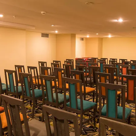Otel Holiday Park Resort 5*