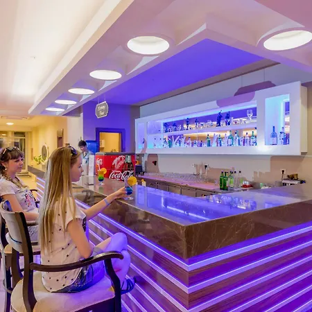 Otel Holiday Park Resort