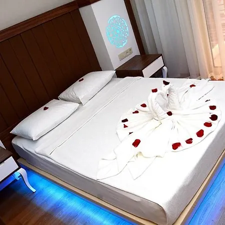 Otel Holiday Park Resort Alanya